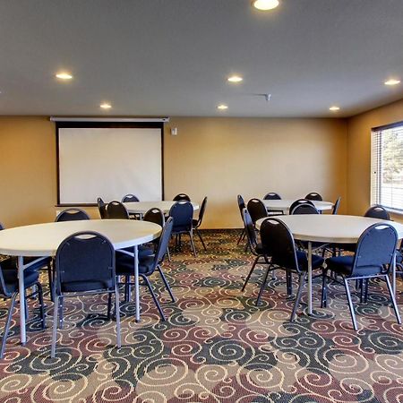 Stanton Inn And Suites Bagian luar foto