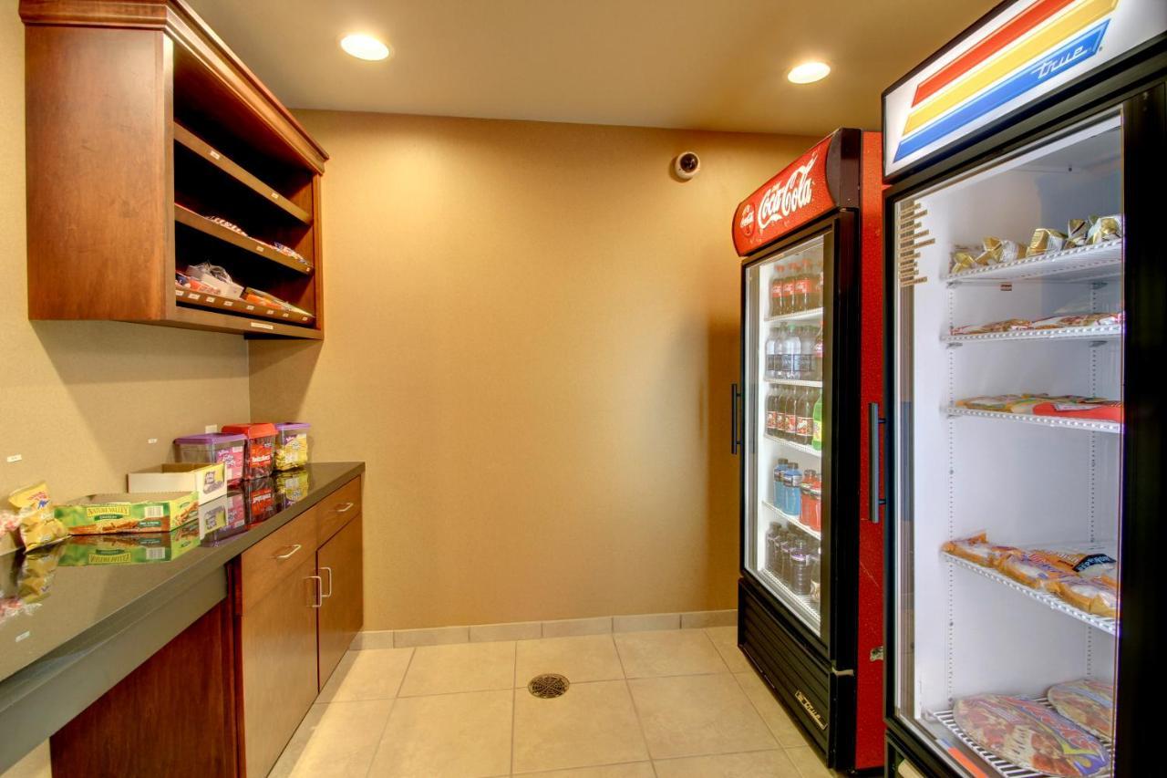 Stanton Inn And Suites Bagian luar foto