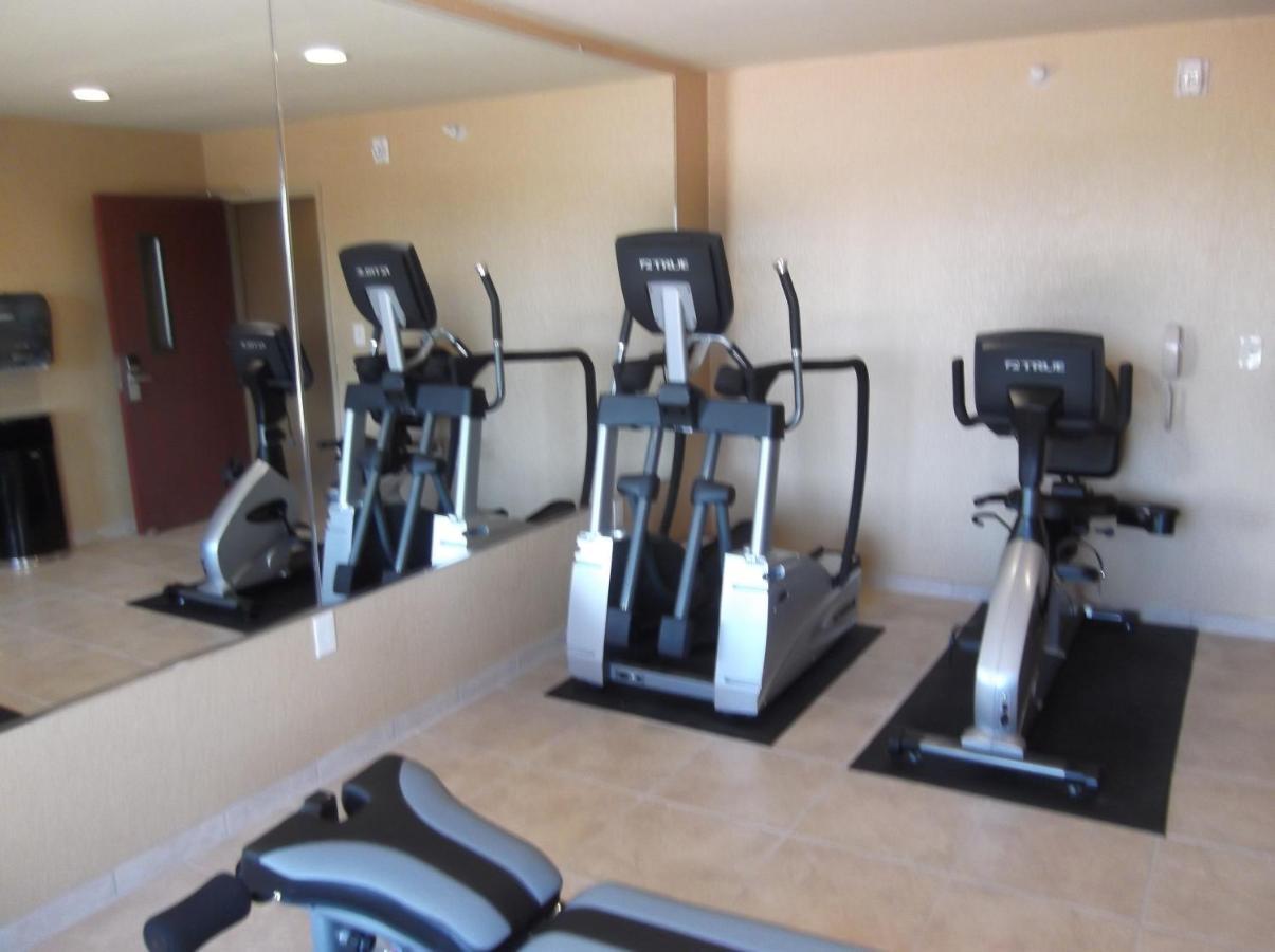 Stanton Inn And Suites Bagian luar foto